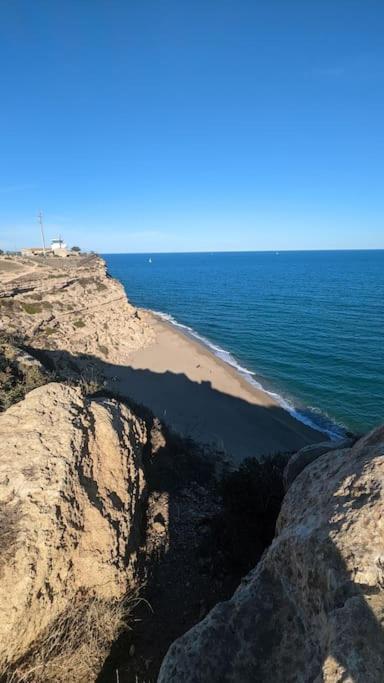 A 5Mn De La Reserve Africaine, Charmante Maison De Village Avec Patio Sigean Kültér fotó