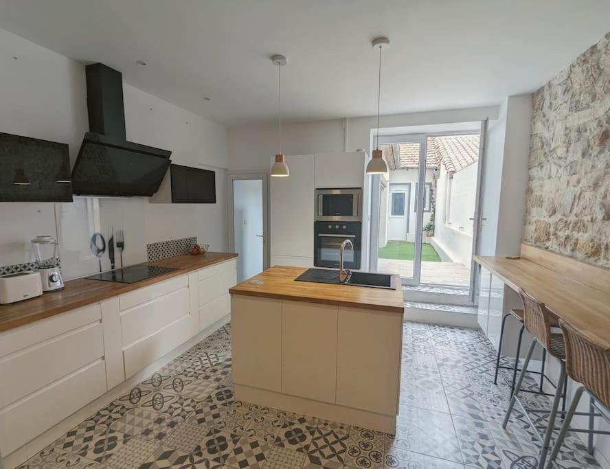 A 5Mn De La Reserve Africaine, Charmante Maison De Village Avec Patio Sigean Kültér fotó