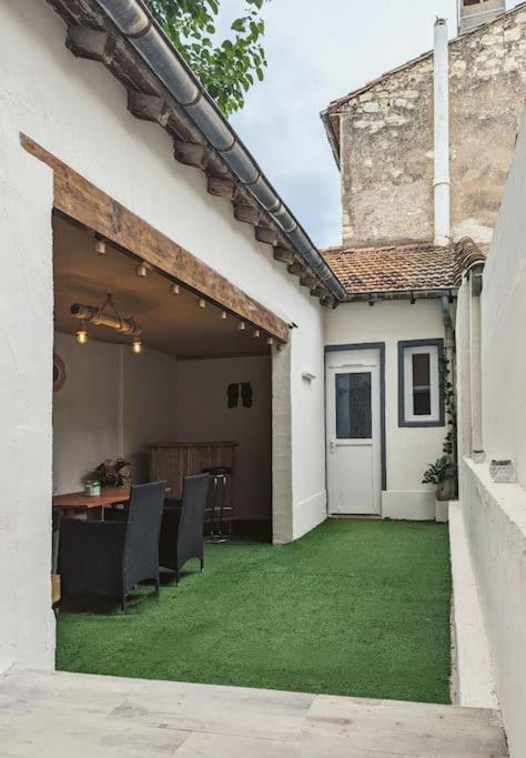 A 5Mn De La Reserve Africaine, Charmante Maison De Village Avec Patio Sigean Kültér fotó
